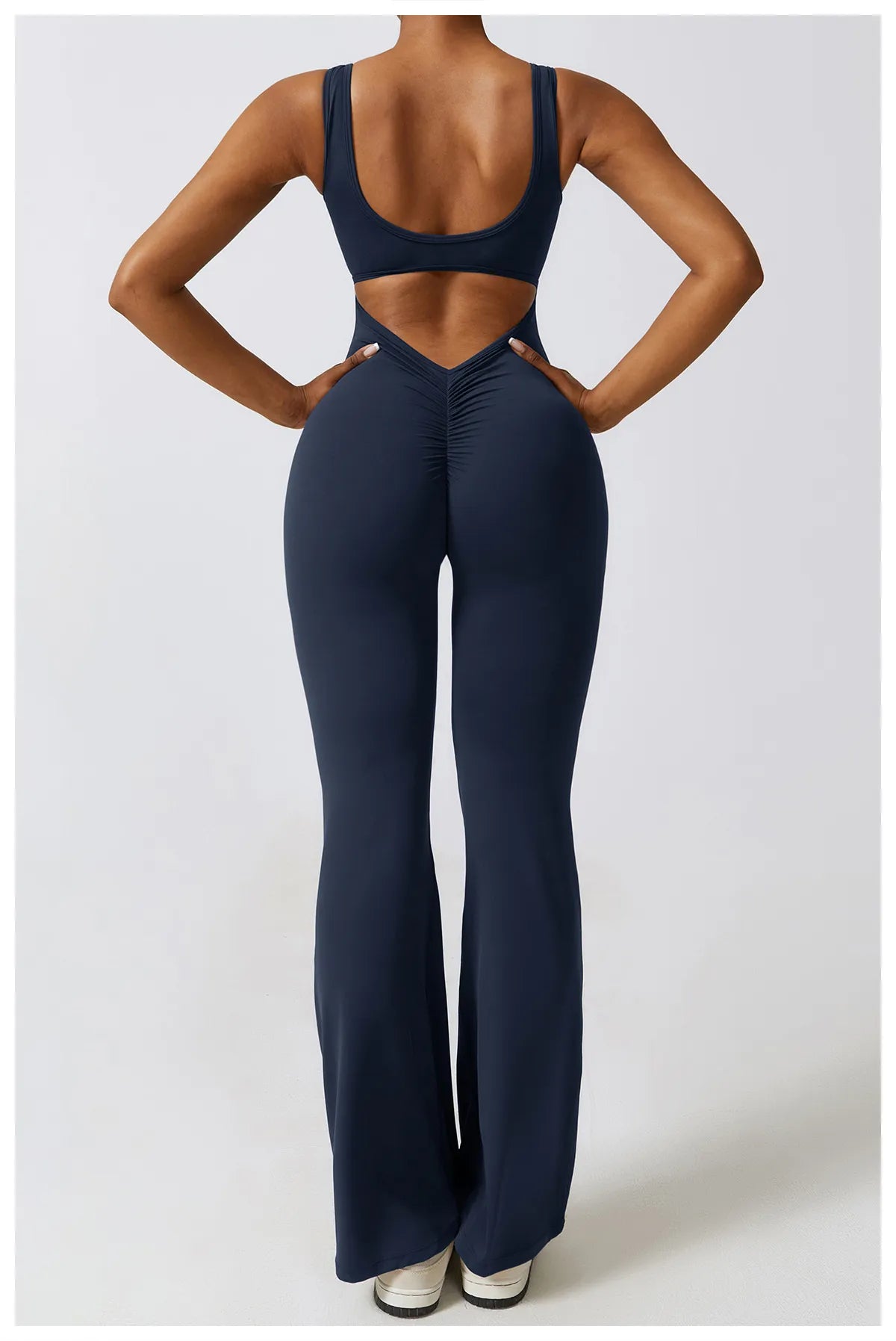 DV Shape | Ausgestellter Jumpsuit mit V-Rücken