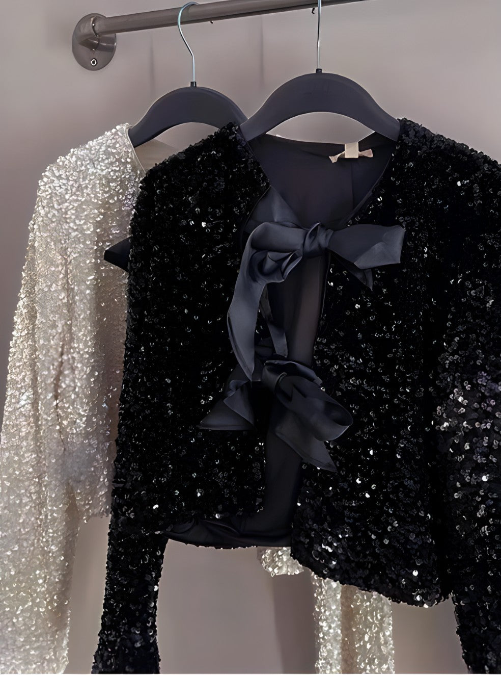 Glamour™ - Glitzerweste mit Schleife